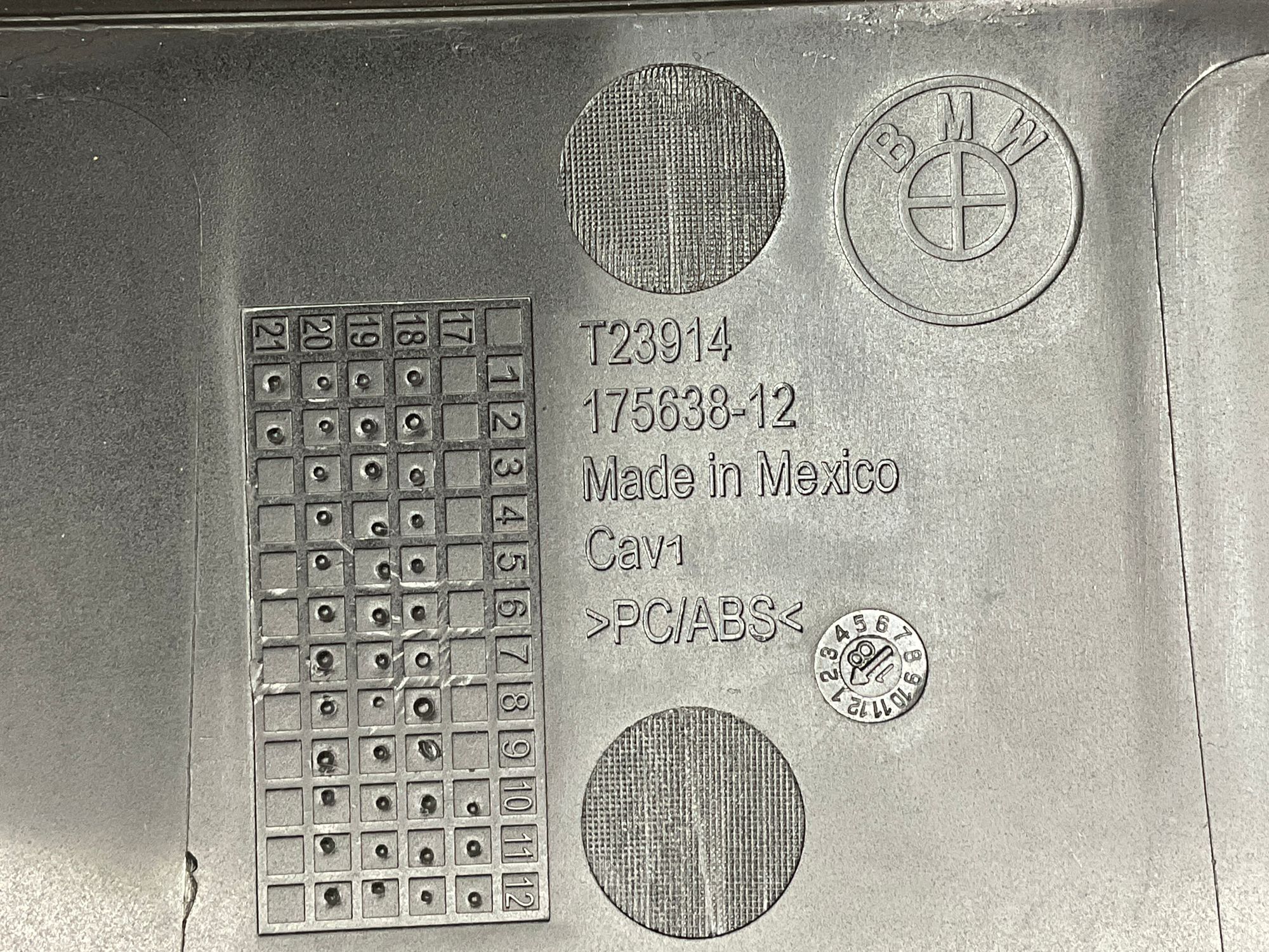 https://gcs.partsauto.market/rn-stockpro.appspot.com/thmbs/userImages/h353NjtZg3VDP19b5HMt7LlpbQ93/part/b8d4695f-c437-45f9-aafa-1402951ea62d_1734531366212.jpg