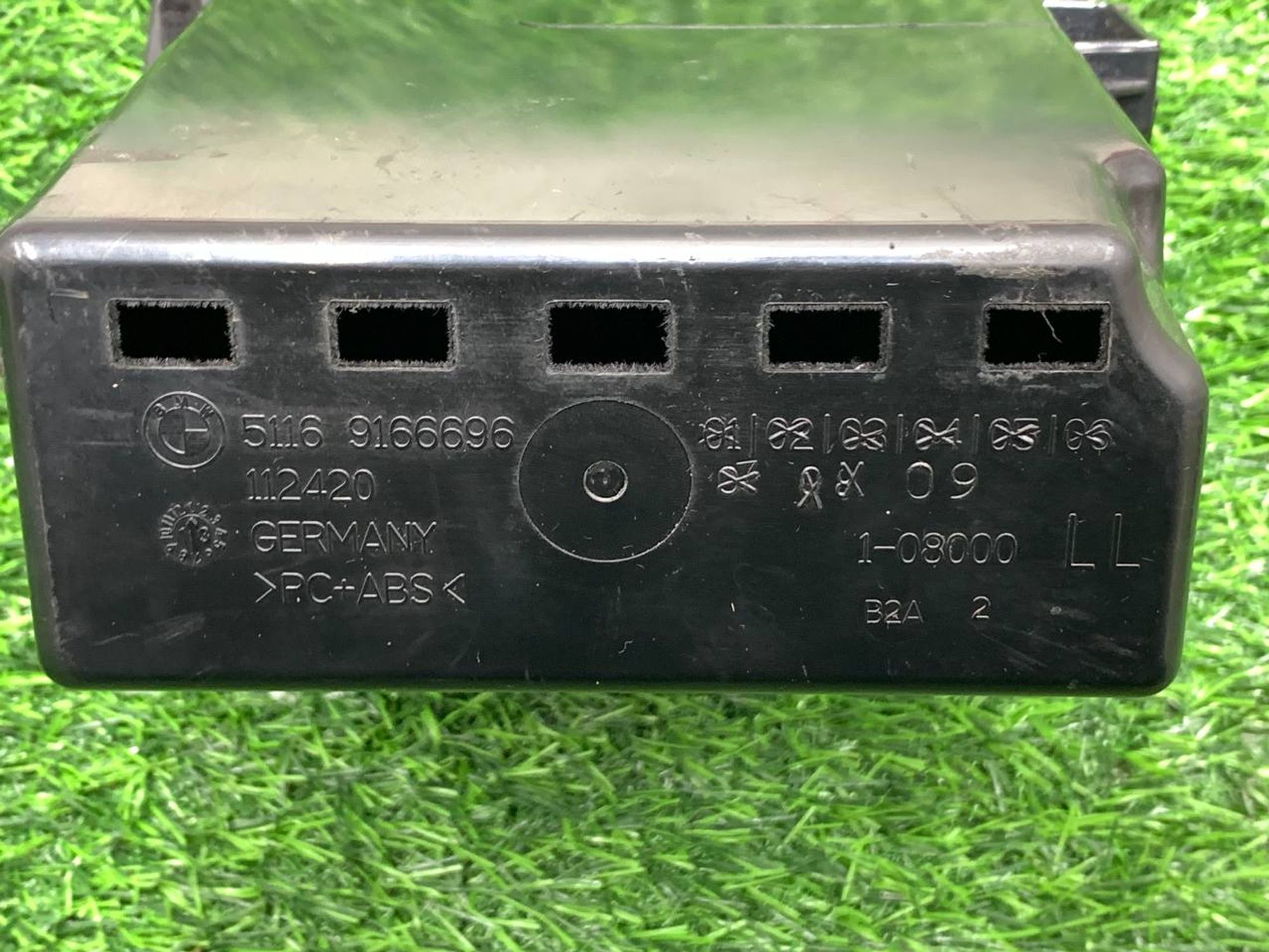 https://gcs.partsauto.market/rn-stockpro.appspot.com/thmbs/userImages/h353NjtZg3VDP19b5HMt7LlpbQ93/part/bc0a2f4f-39dc-4b8e-8ce3-6e795ee87966_1732968477539.jpg