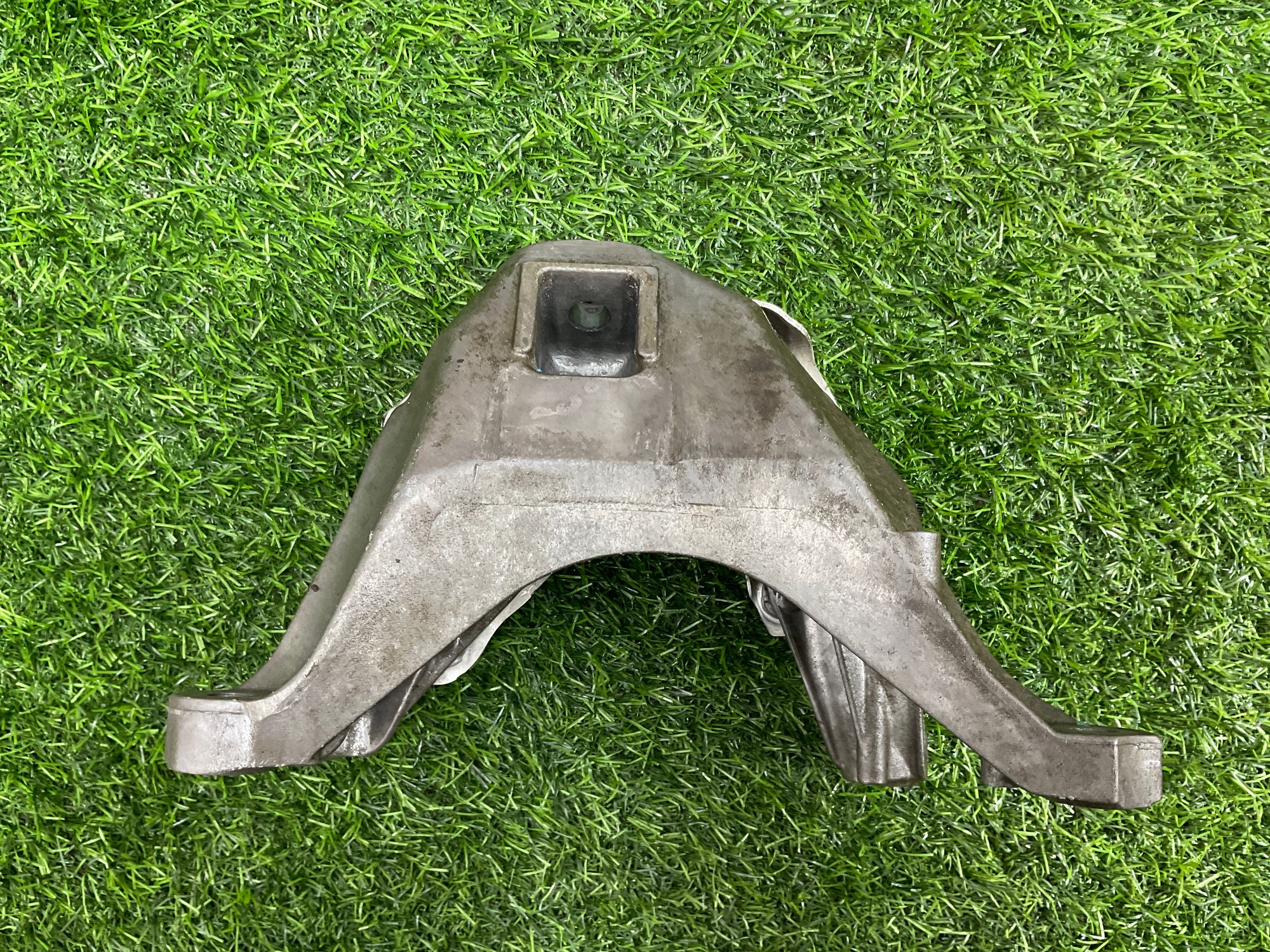 https://gcs.partsauto.market/rn-stockpro.appspot.com/thmbs/userImages/h353NjtZg3VDP19b5HMt7LlpbQ93/part/bc15a942-10a7-4b52-a0a5-4ee53da4c9e5_1741596630699.jpg
