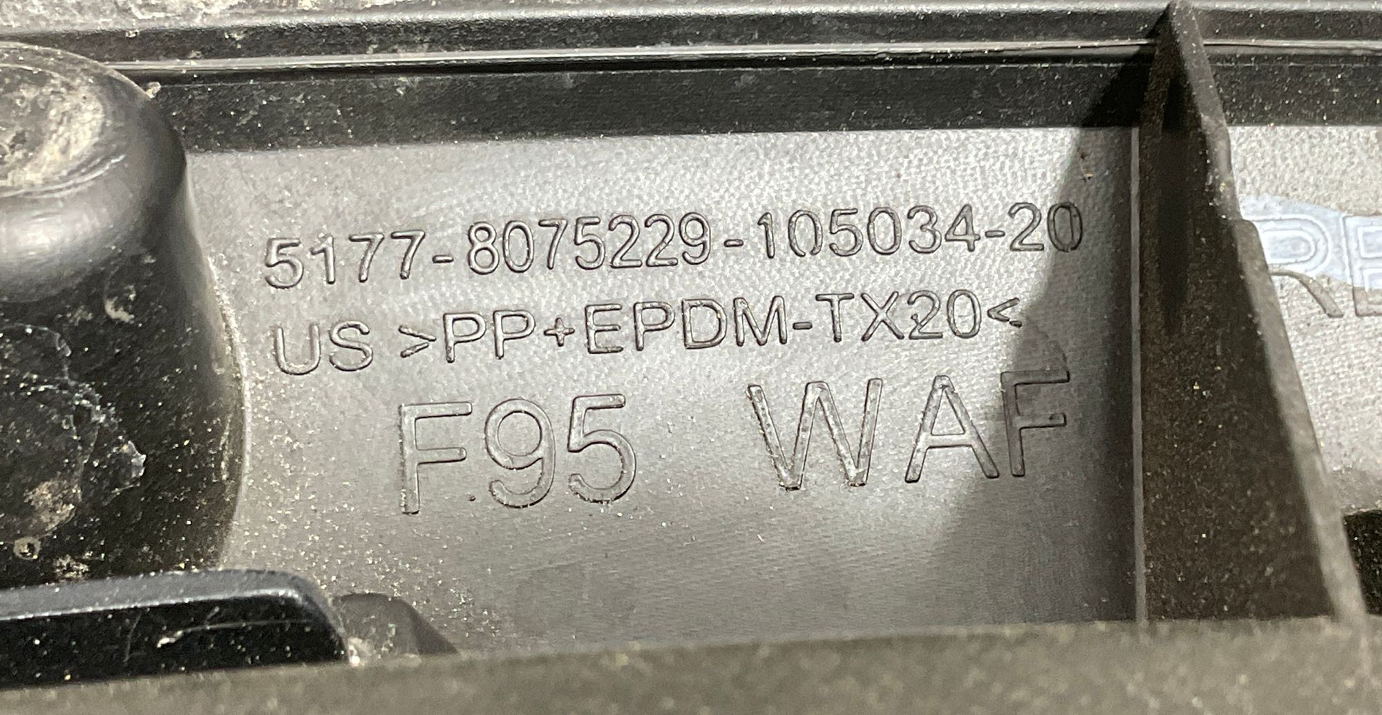 https://gcs.partsauto.market/rn-stockpro.appspot.com/thmbs/userImages/h353NjtZg3VDP19b5HMt7LlpbQ93/part/c1094f8f-19d2-432b-a1c4-164229dba020_1734707678508.jpg
