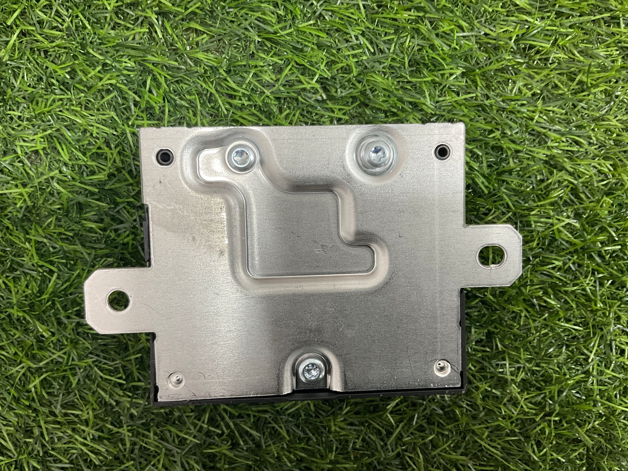 https://gcs.partsauto.market/rn-stockpro.appspot.com/thmbs/userImages/h353NjtZg3VDP19b5HMt7LlpbQ93/part/c1233e0f-c9f6-414d-8f4d-550871a21328_1742544881797.jpg