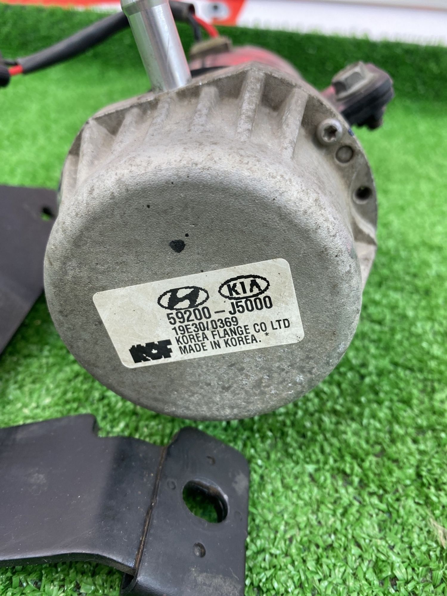 https://gcs.partsauto.market/rn-stockpro.appspot.com/thmbs/userImages/h353NjtZg3VDP19b5HMt7LlpbQ93/part/c15e8668-9a9a-4596-88d0-d891671713f0_1742199242638.jpg