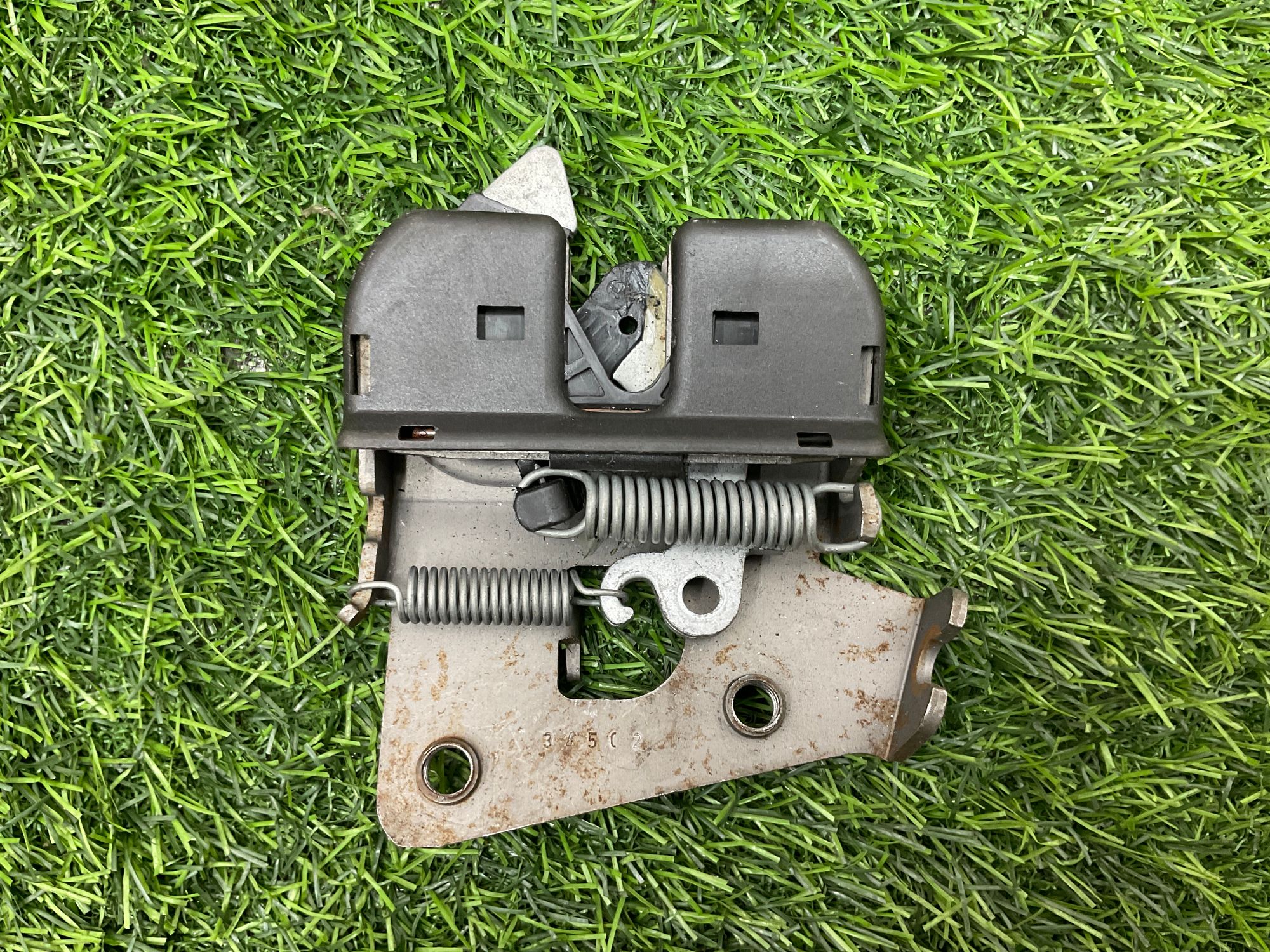 https://gcs.partsauto.market/rn-stockpro.appspot.com/thmbs/userImages/h353NjtZg3VDP19b5HMt7LlpbQ93/part/c284d3d7-a742-4be6-9c3b-606d31f049d7_1734514832266.jpg