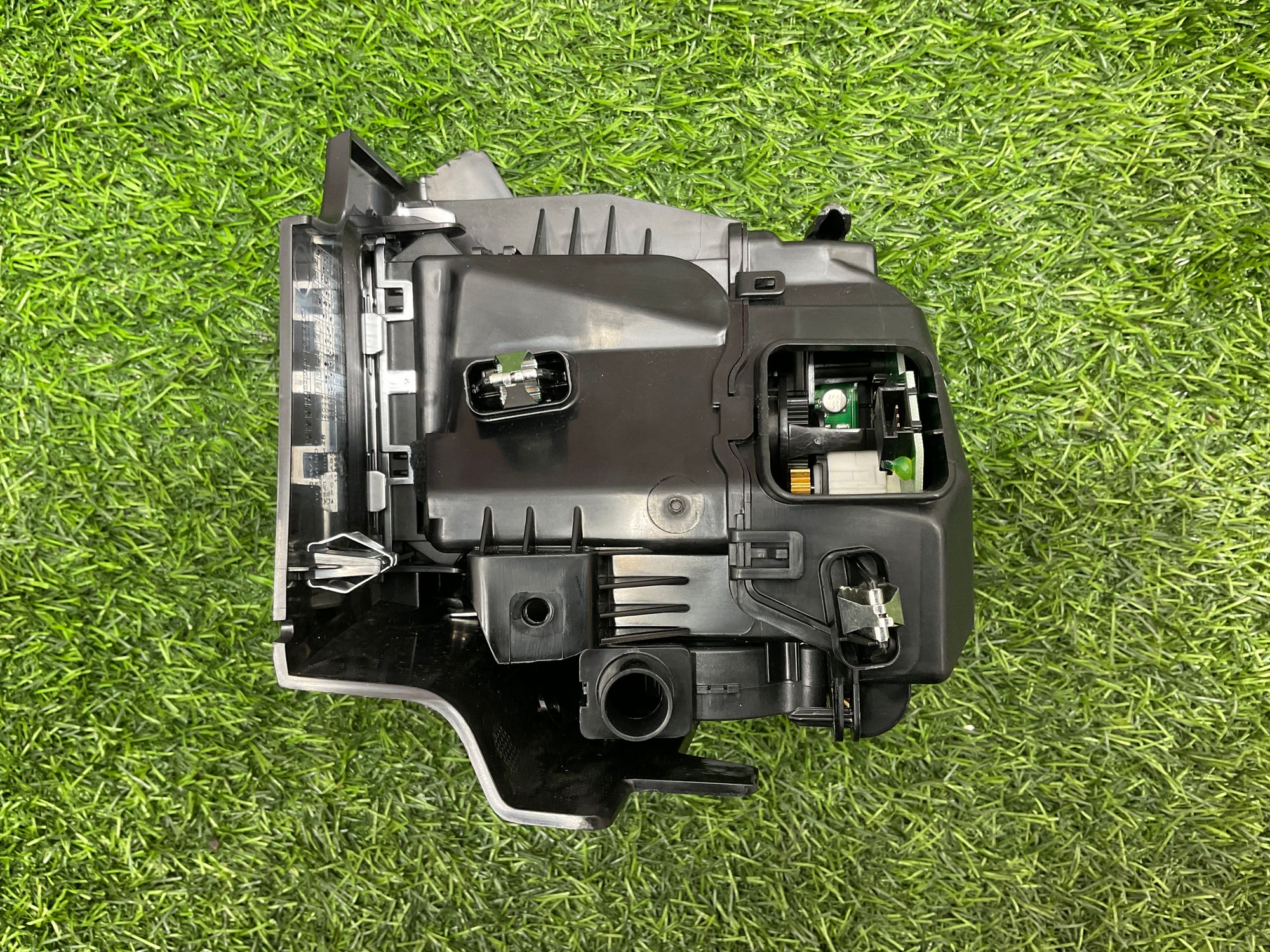 https://gcs.partsauto.market/rn-stockpro.appspot.com/thmbs/userImages/h353NjtZg3VDP19b5HMt7LlpbQ93/part/c3667acc-e10c-492d-9e61-420e35061392_1734338487254.jpg