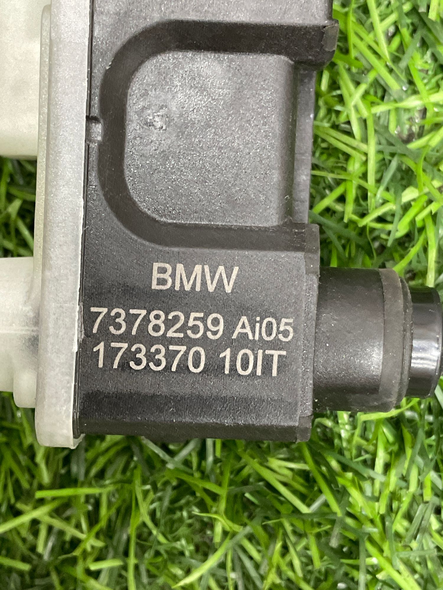 https://gcs.partsauto.market/rn-stockpro.appspot.com/thmbs/userImages/h353NjtZg3VDP19b5HMt7LlpbQ93/part/c5a178af-f85a-43e1-b570-194fbc8ae2c7_1735026579316.jpg