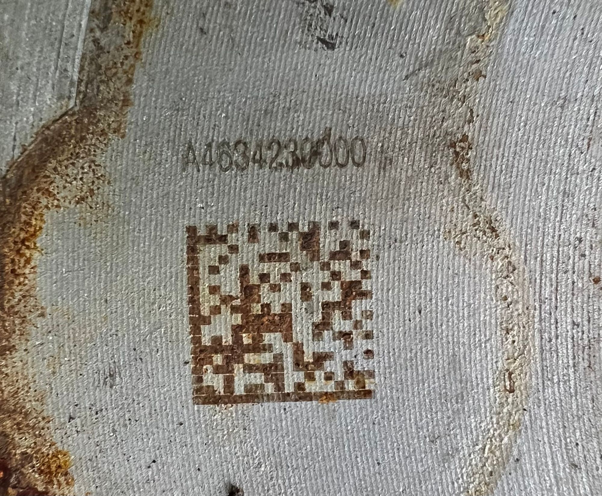 https://gcs.partsauto.market/rn-stockpro.appspot.com/thmbs/userImages/h353NjtZg3VDP19b5HMt7LlpbQ93/part/c7d55c57-752b-4795-8960-46ab898fb952_1742570380634.jpg