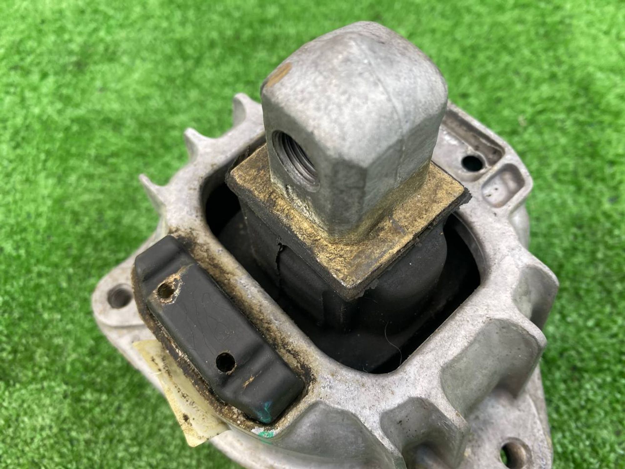 https://gcs.partsauto.market/rn-stockpro.appspot.com/thmbs/userImages/h353NjtZg3VDP19b5HMt7LlpbQ93/part/ce27e1f7-be6c-4358-aa75-04dd68b1992d_1743247387309.jpg