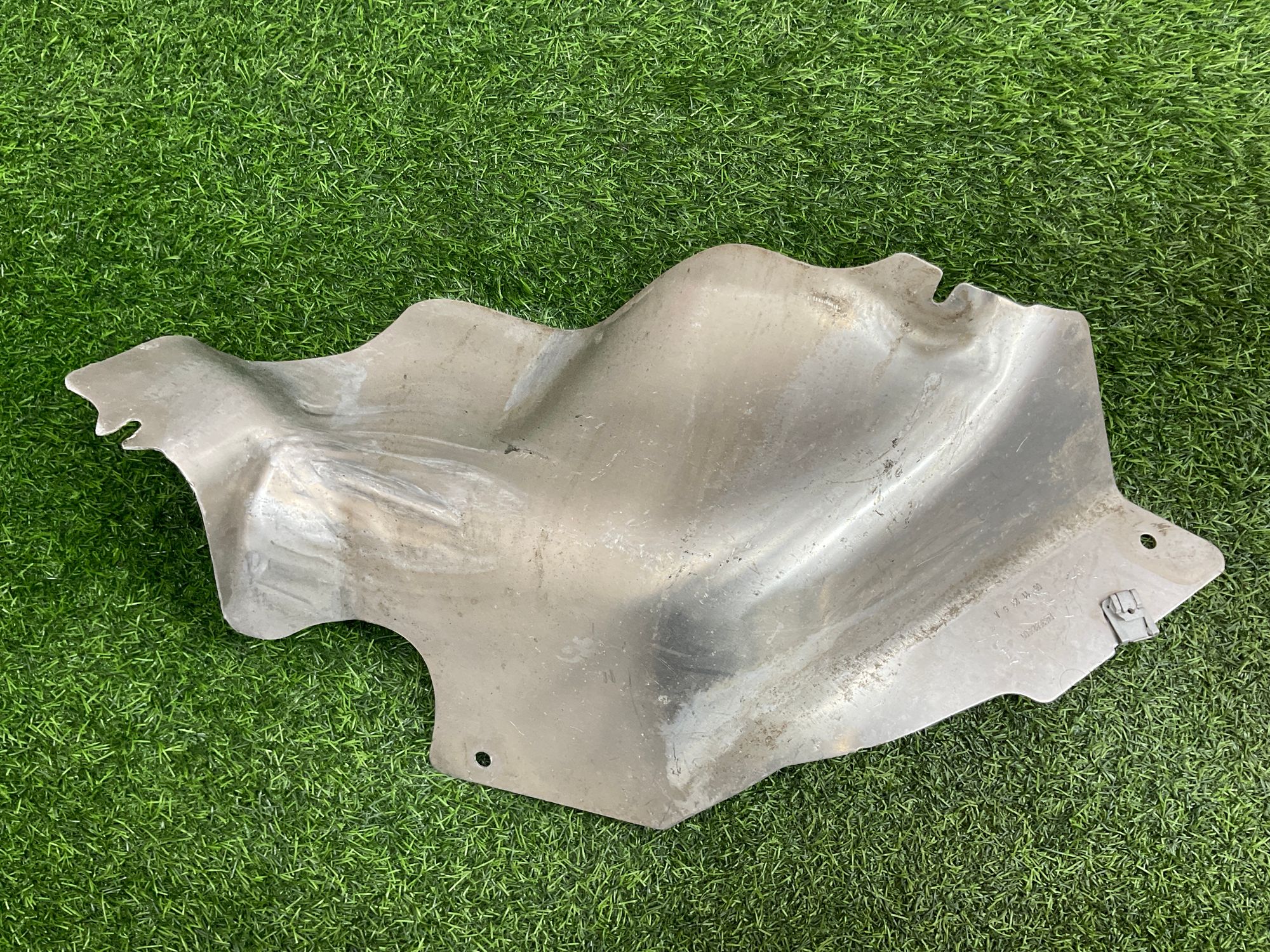 https://gcs.partsauto.market/rn-stockpro.appspot.com/thmbs/userImages/h353NjtZg3VDP19b5HMt7LlpbQ93/part/ce77c821-d9bf-4966-9e4b-78f1f569d505_1744097640909.jpg