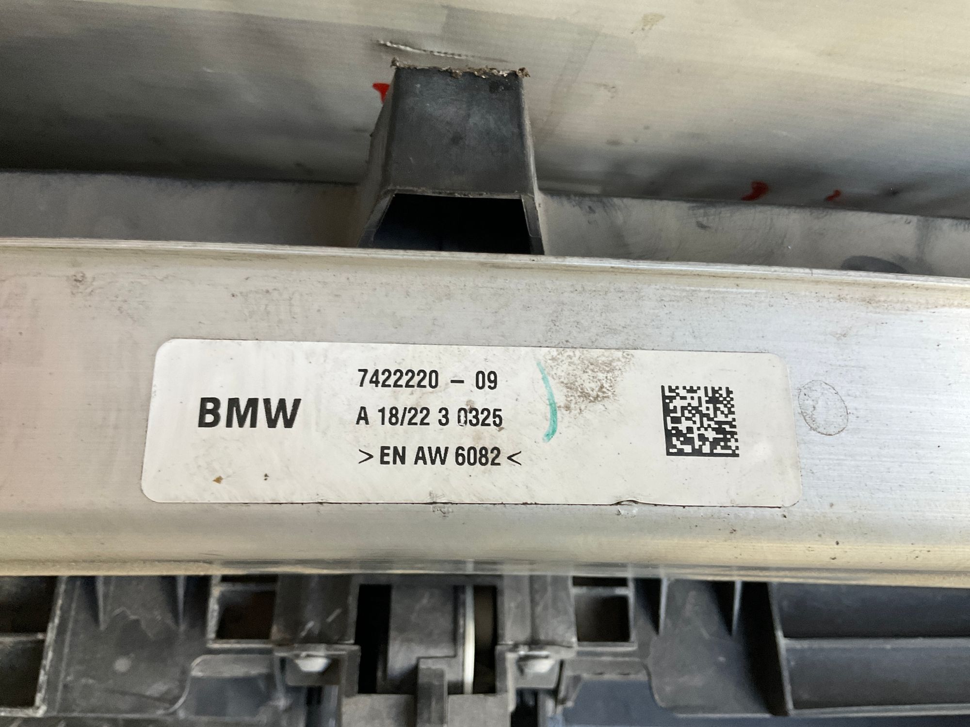 https://gcs.partsauto.market/rn-stockpro.appspot.com/thmbs/userImages/h353NjtZg3VDP19b5HMt7LlpbQ93/part/d5e8d4a8-9c77-4e15-bb1a-16b8f47d2d65_1747838158728.jpg