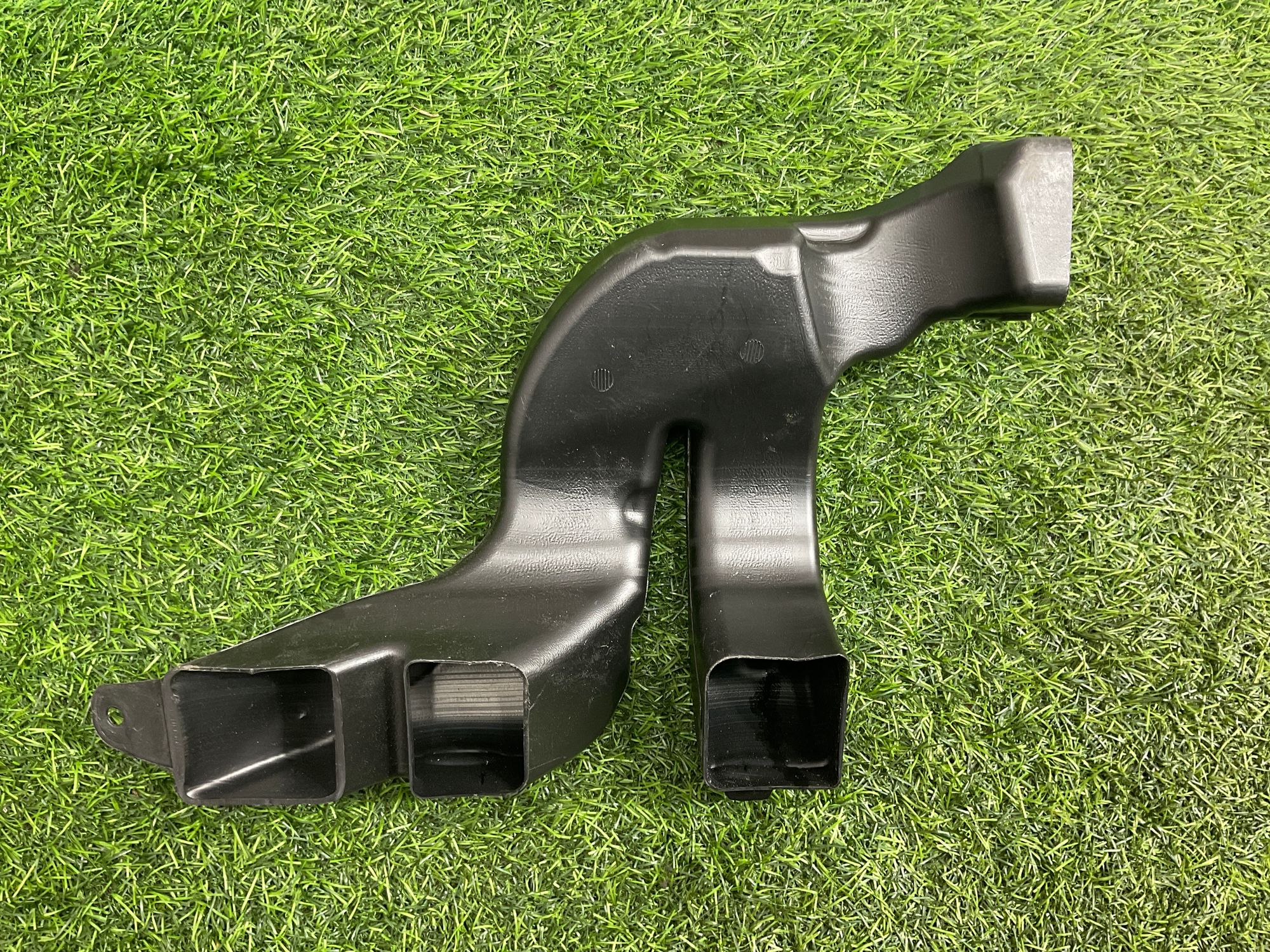 https://gcs.partsauto.market/rn-stockpro.appspot.com/thmbs/userImages/h353NjtZg3VDP19b5HMt7LlpbQ93/part/d76e5cee-3b66-43ca-b3cc-a572df5f09ed_1742463216588.jpg