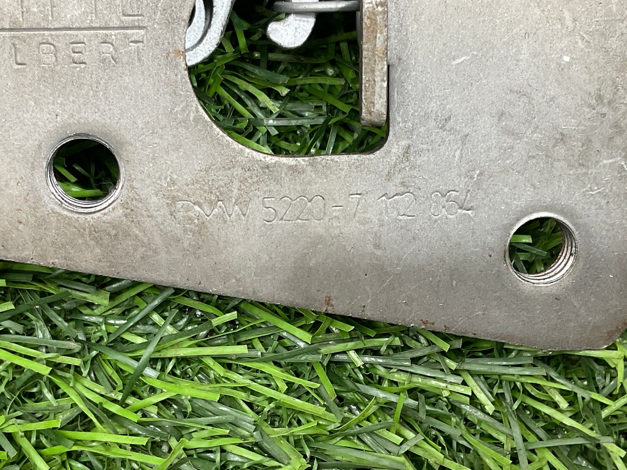 https://gcs.partsauto.market/rn-stockpro.appspot.com/thmbs/userImages/h353NjtZg3VDP19b5HMt7LlpbQ93/part/daf41147-0052-4e3b-bec4-668e608031c6_1734514828621.jpg