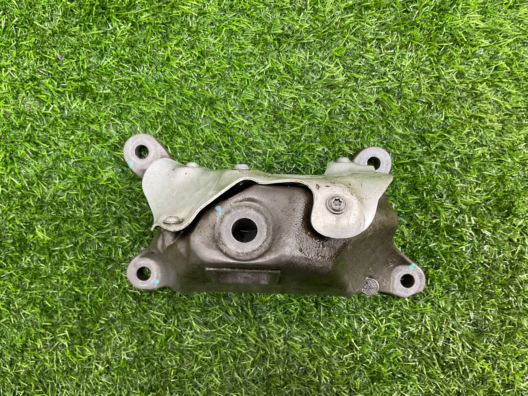 https://gcs.partsauto.market/rn-stockpro.appspot.com/thmbs/userImages/h353NjtZg3VDP19b5HMt7LlpbQ93/part/dc1a3d6d-6b07-4559-b8bd-ee8be79a925d_1741596629486.jpg