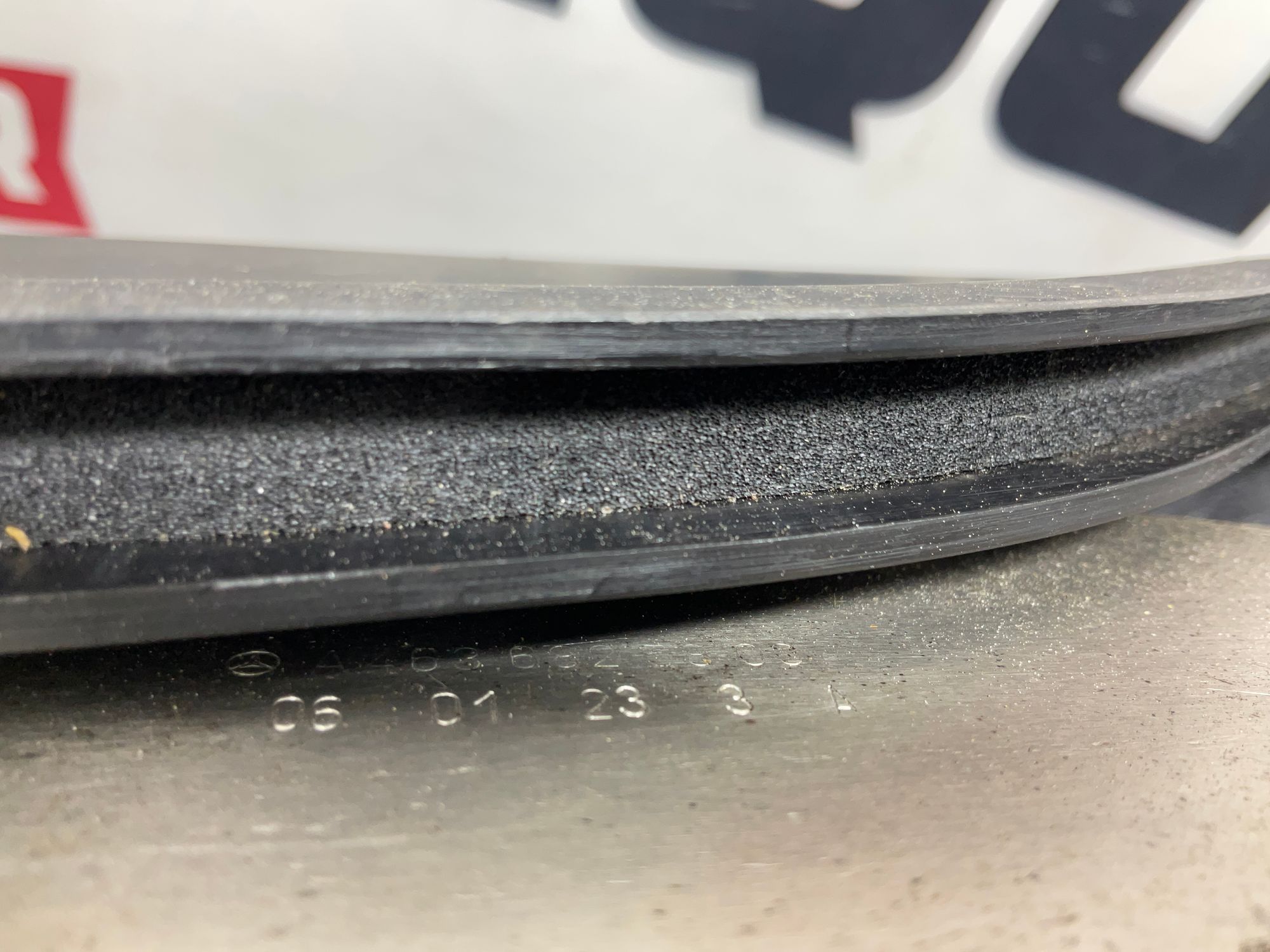 https://gcs.partsauto.market/rn-stockpro.appspot.com/thmbs/userImages/h353NjtZg3VDP19b5HMt7LlpbQ93/part/e46938da-197f-4376-a7a3-5ea086820622_1743087041485.jpg