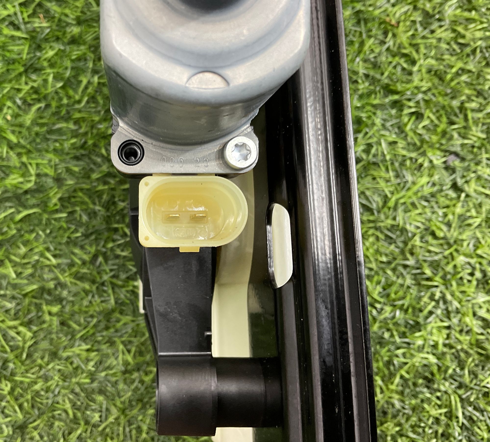 https://gcs.partsauto.market/rn-stockpro.appspot.com/thmbs/userImages/h353NjtZg3VDP19b5HMt7LlpbQ93/part/e50c17d3-2a72-4c68-a535-cfa6b91fe6c4_1742983399149.jpg
