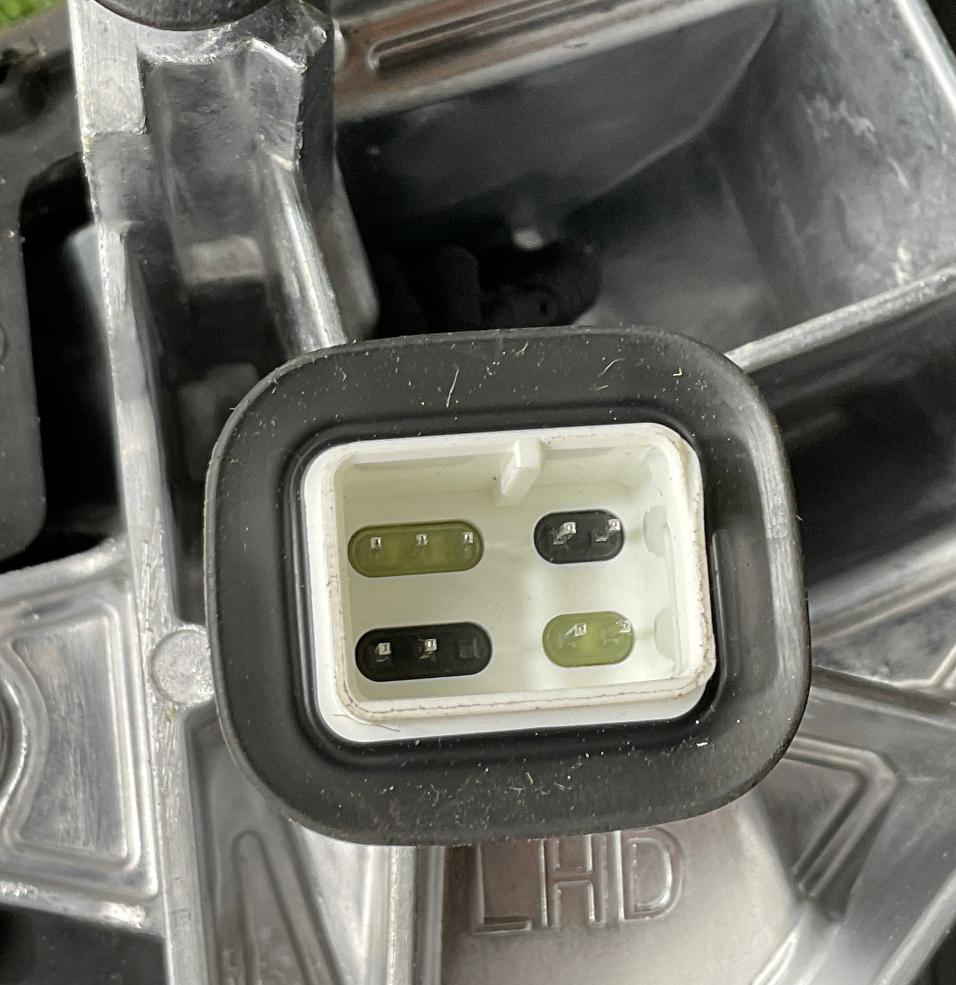 https://gcs.partsauto.market/rn-stockpro.appspot.com/thmbs/userImages/h353NjtZg3VDP19b5HMt7LlpbQ93/part/e63216f4-ea15-4c2b-9241-63a0aa29b9a3_1734093122021.jpg