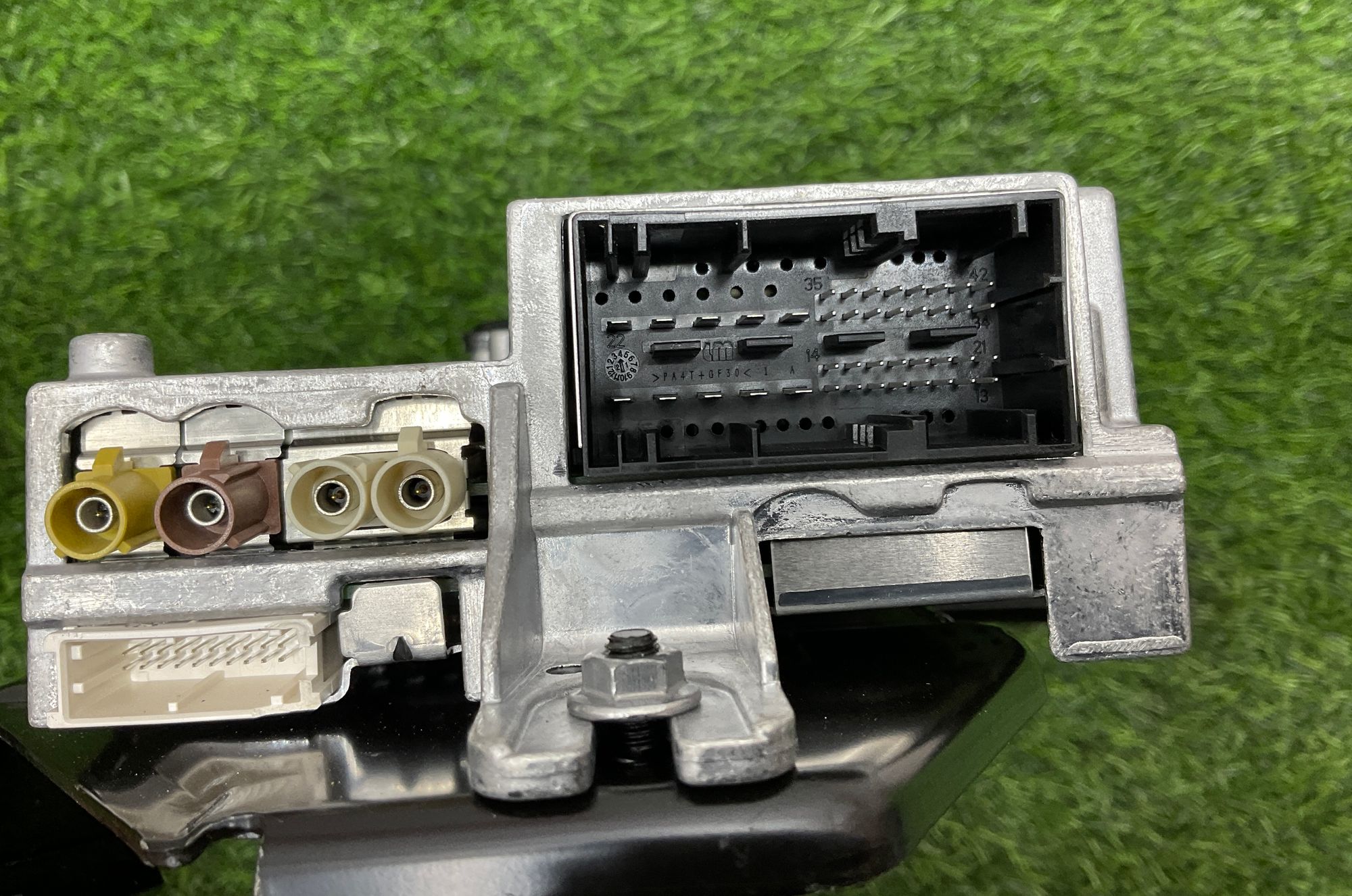 https://gcs.partsauto.market/rn-stockpro.appspot.com/thmbs/userImages/h353NjtZg3VDP19b5HMt7LlpbQ93/part/f0edc2fc-9075-4113-85eb-ec3c689d227f_1734449695585.jpg