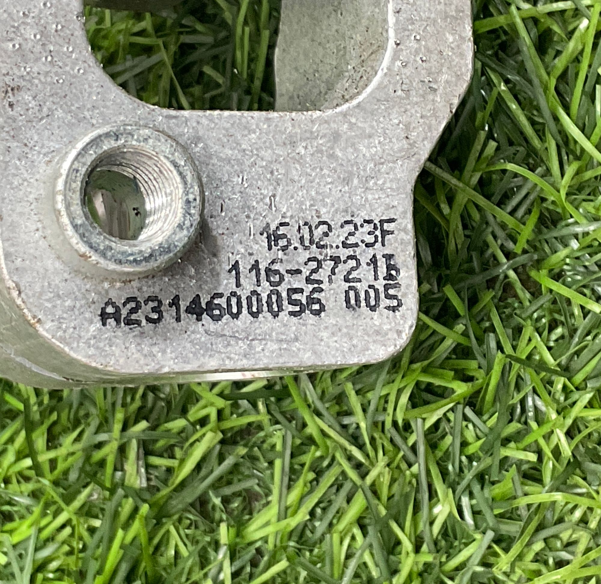https://gcs.partsauto.market/rn-stockpro.appspot.com/thmbs/userImages/h353NjtZg3VDP19b5HMt7LlpbQ93/part/f64a4666-b344-4def-a093-d3eaee3b3eab_1742826879257.jpg