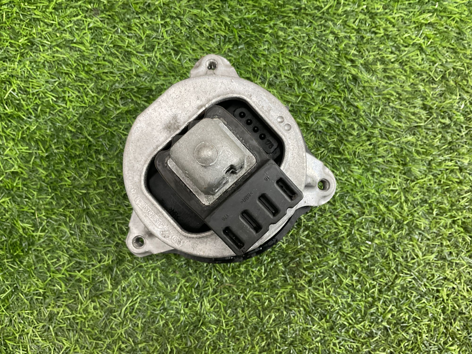 https://gcs.partsauto.market/rn-stockpro.appspot.com/thmbs/userImages/h353NjtZg3VDP19b5HMt7LlpbQ93/part/fd37b29e-b41f-4e4c-902f-5425bde48092_1744197703424.jpg