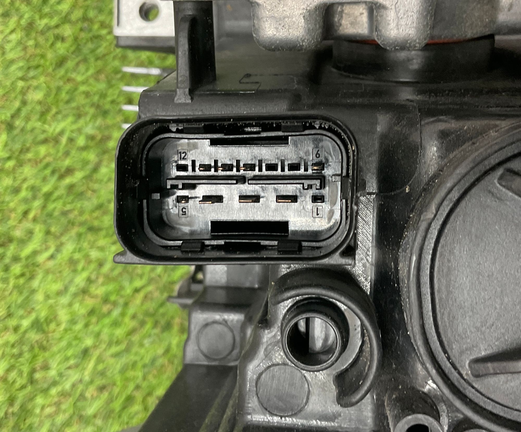 https://gcs.partsauto.market/rn-stockpro.appspot.com/thmbs/userImages/h353NjtZg3VDP19b5HMt7LlpbQ93/part/fedf6944-fb3b-4a56-8794-8f040a734810_1747394552267.jpg